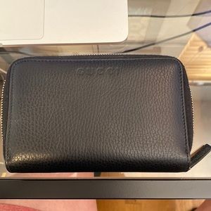 Gucci medium wallet - NEVER BEEN USED